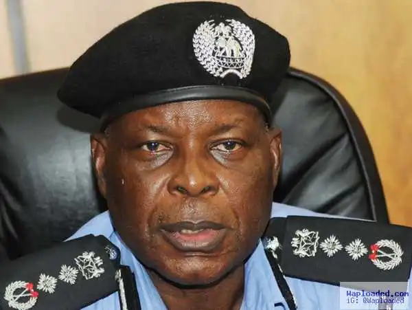 Policemen Bared From Carrying VIPs’ Handbags And Umbrellas